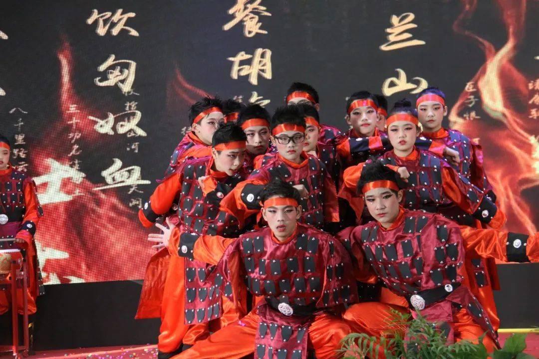 福建“小土豆”给长白山警察叔叔寄锦旗啦